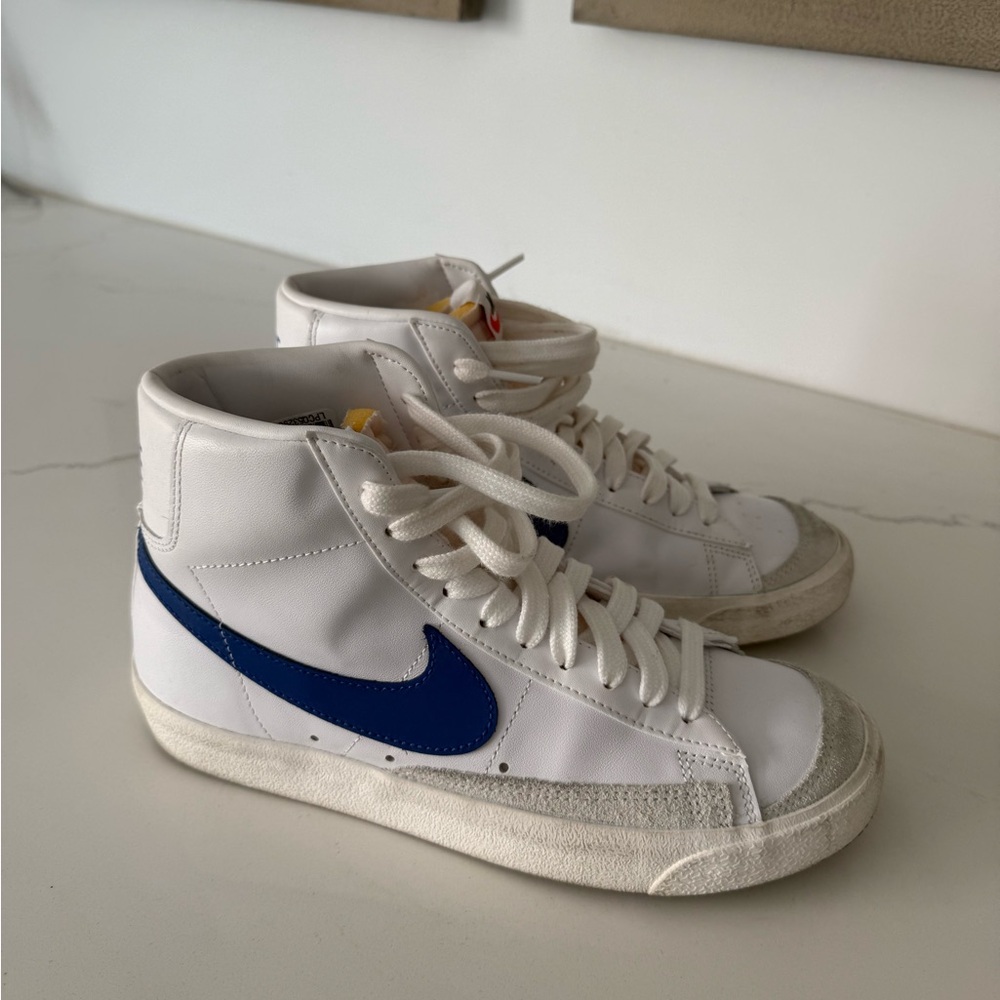 Nike blazer mid 77s White and Navy High-Tops